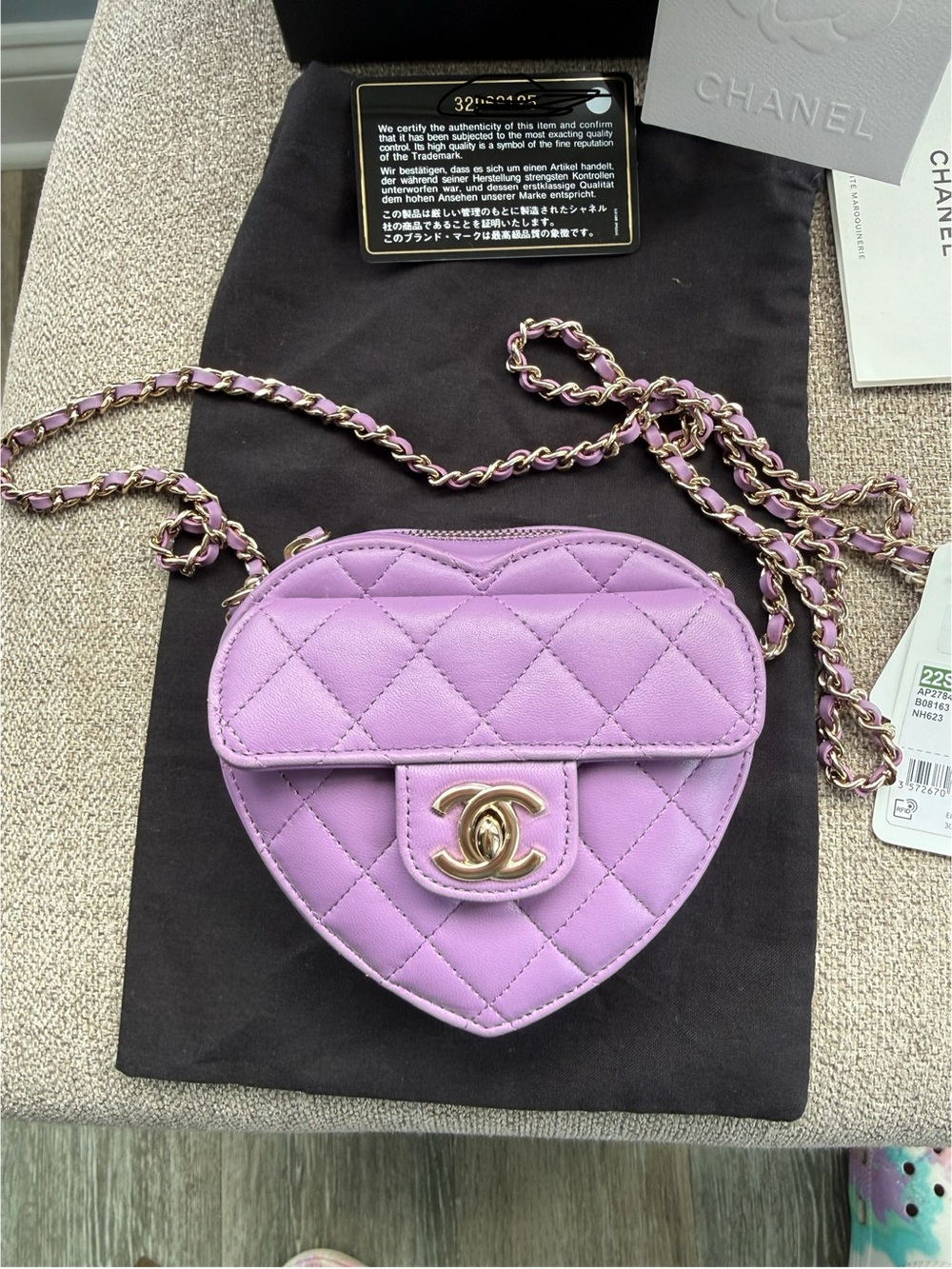 CHANEL Lavender Quilted Heart Crossbody Bag with Gold-Tone Chain - Picture 3 of 6